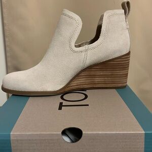TOMS Kallie Sahara Suede boots